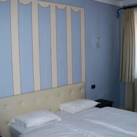 Casa Arizzoli 3* كانوبيو