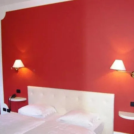 Casa Arizzoli ホテル 3*
